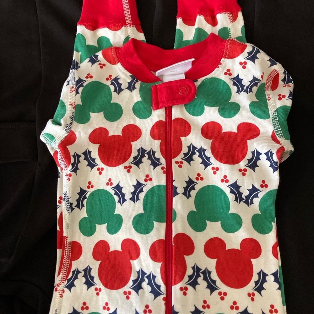 ❤️DiSNEY CHRISTMAS PJS - Picture 4 of 5